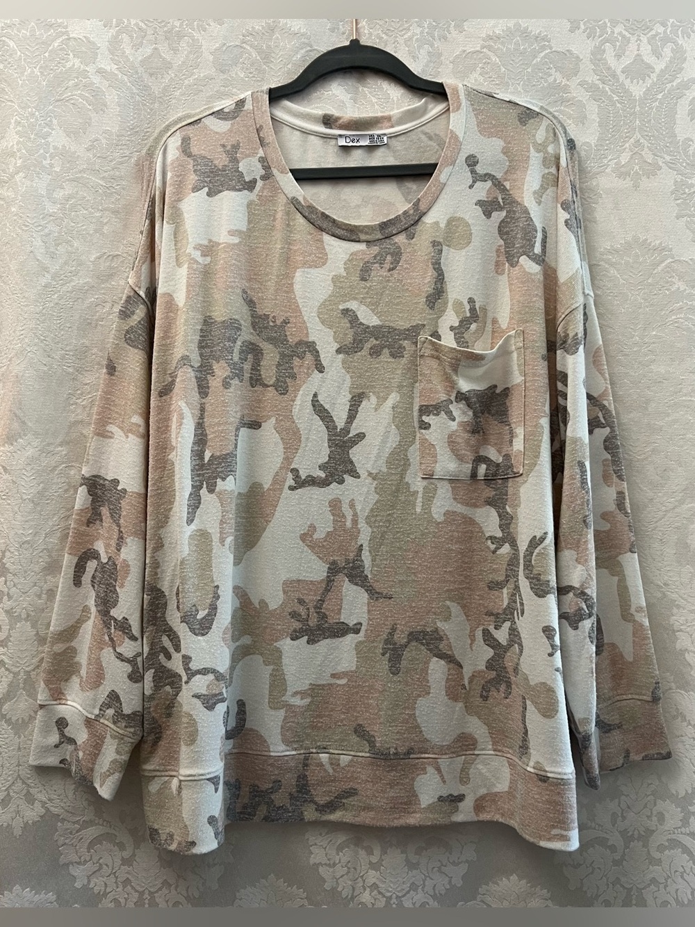 Dex Women’s Camo Pattern Sweatshirt Plus Size 2X GUC Chest Pocket Lightweight